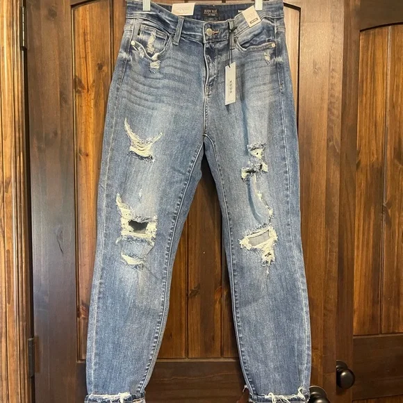 Judy Blue Light Wash Straight Leg Distressed Jeans - Picture 1 of 2